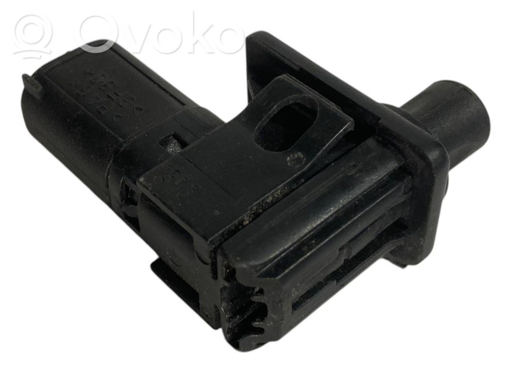 Bonnet opening/closing sensor