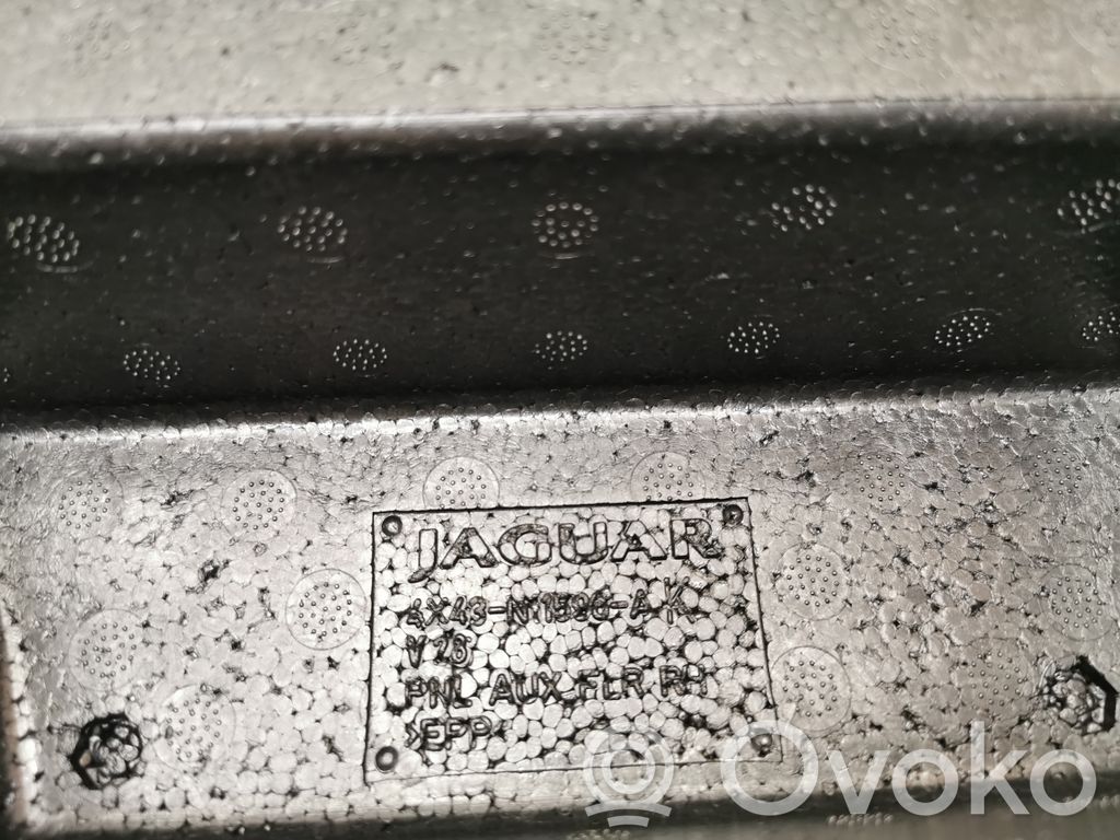 Side decorative trim panel