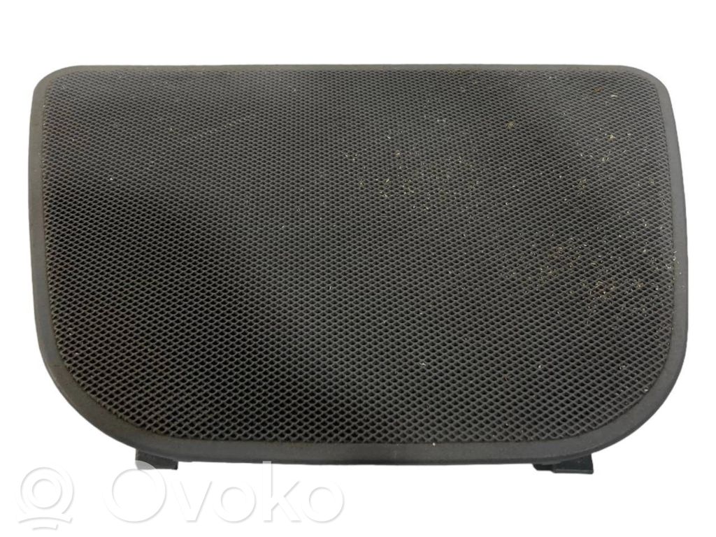 Side speaker trim