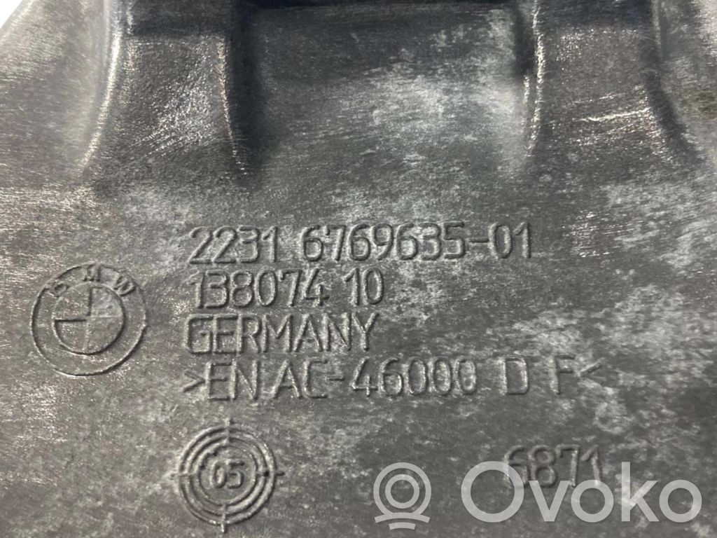 Pārnesumkārbas stiprinājuma kronšteins