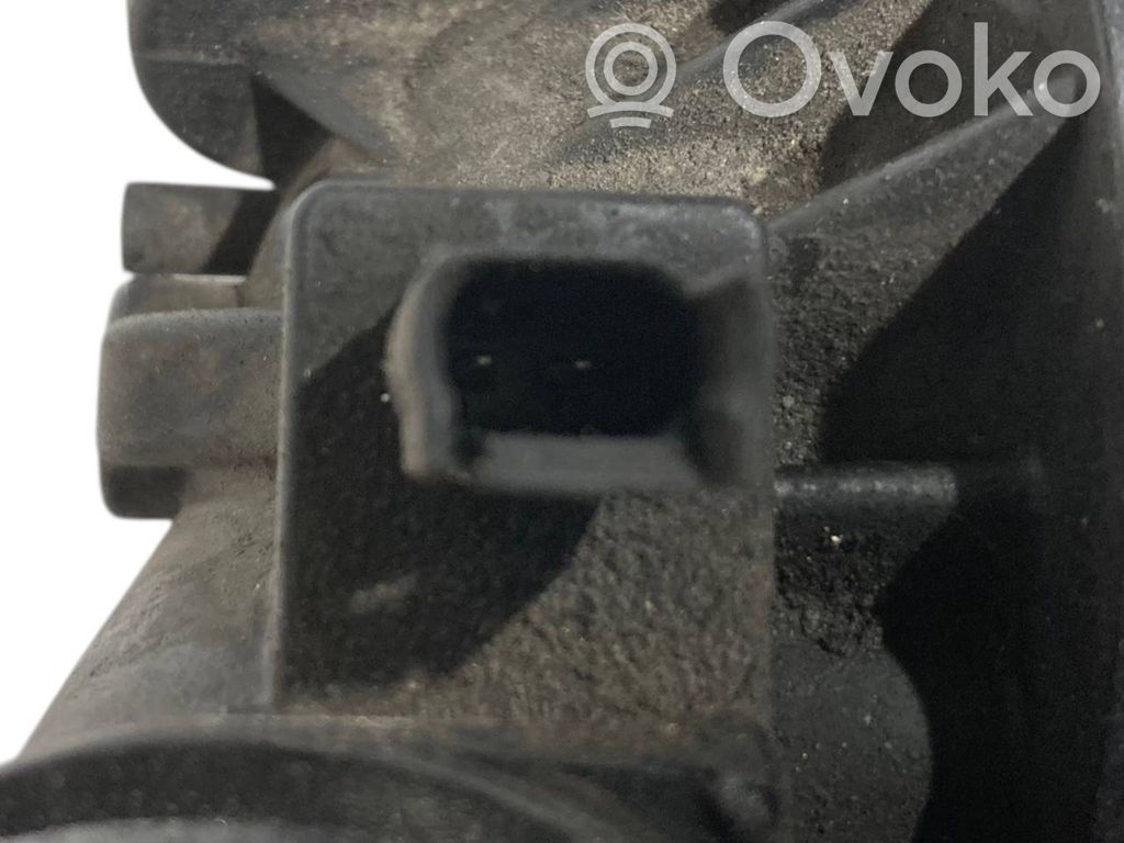 Thermostat / thermostat housing