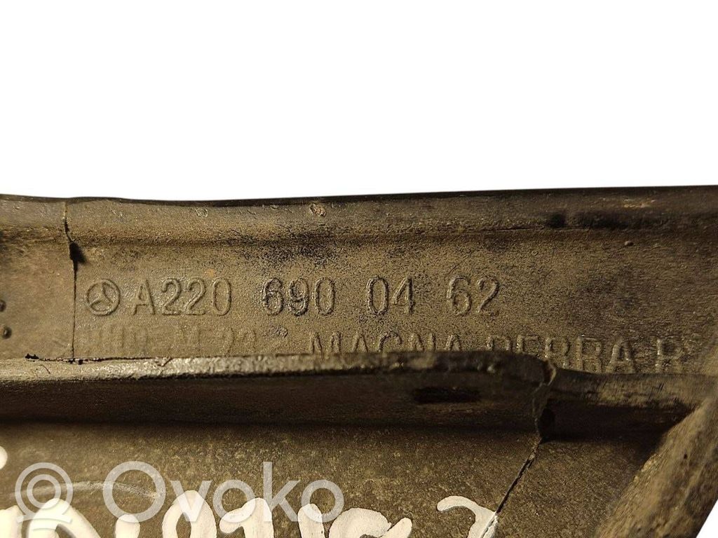 Aizmugurējā spārna uzlika / moldings