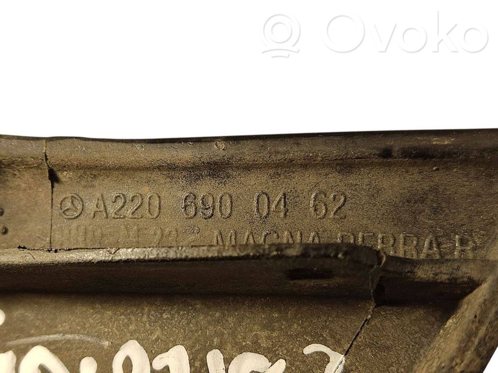 Aizmugurējā spārna uzlika / moldings