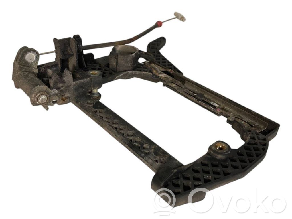 Holder/bracket for external opening handle at the front