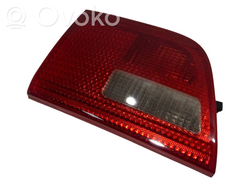 Taillight in the hood