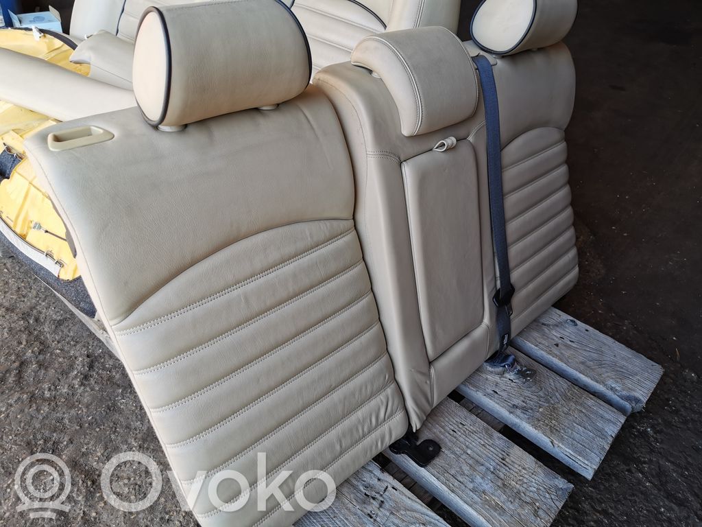 Salona daļu komplekts