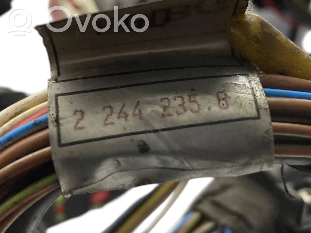 Dzinēja vadu instalācija