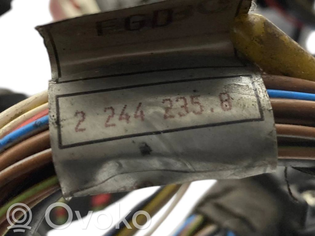 Dzinēja vadu instalācija