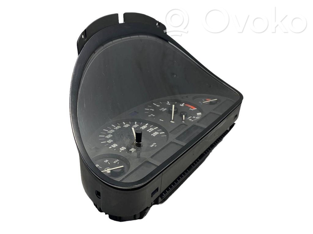 Speedometer (in the instrument panel)