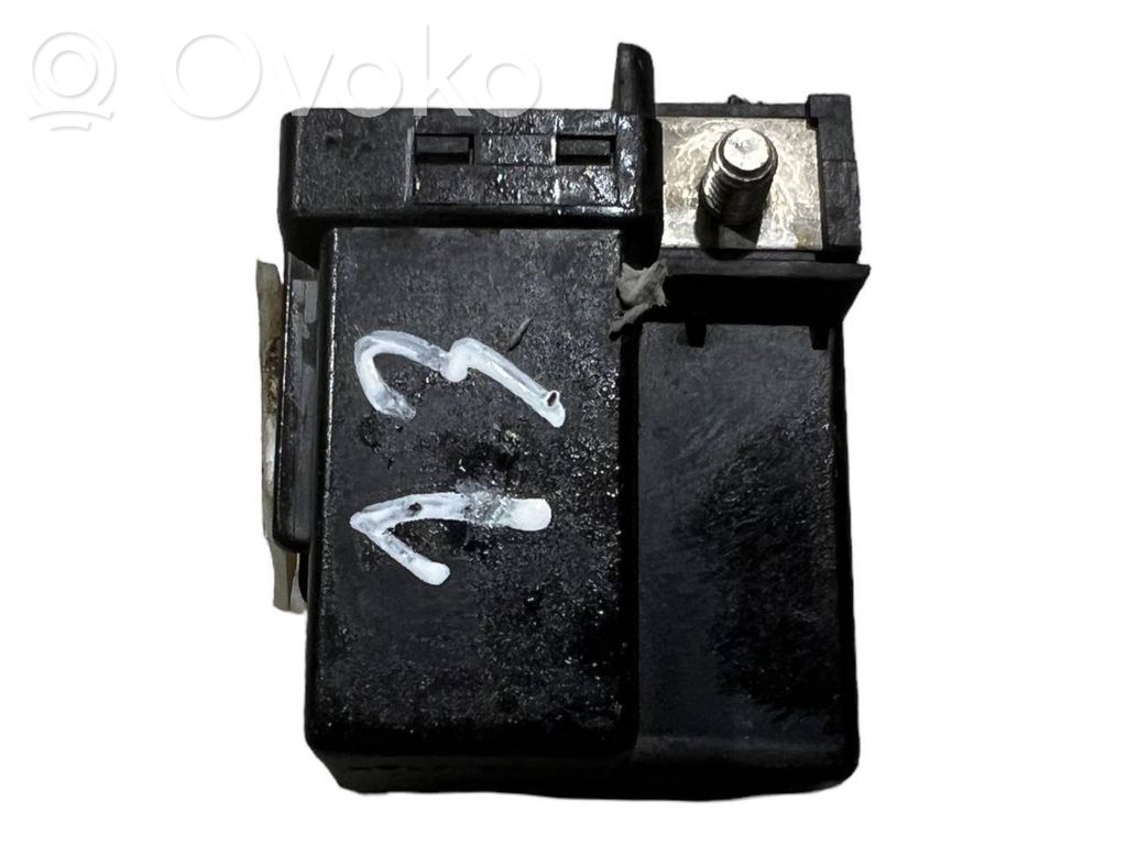 Glow plug relay