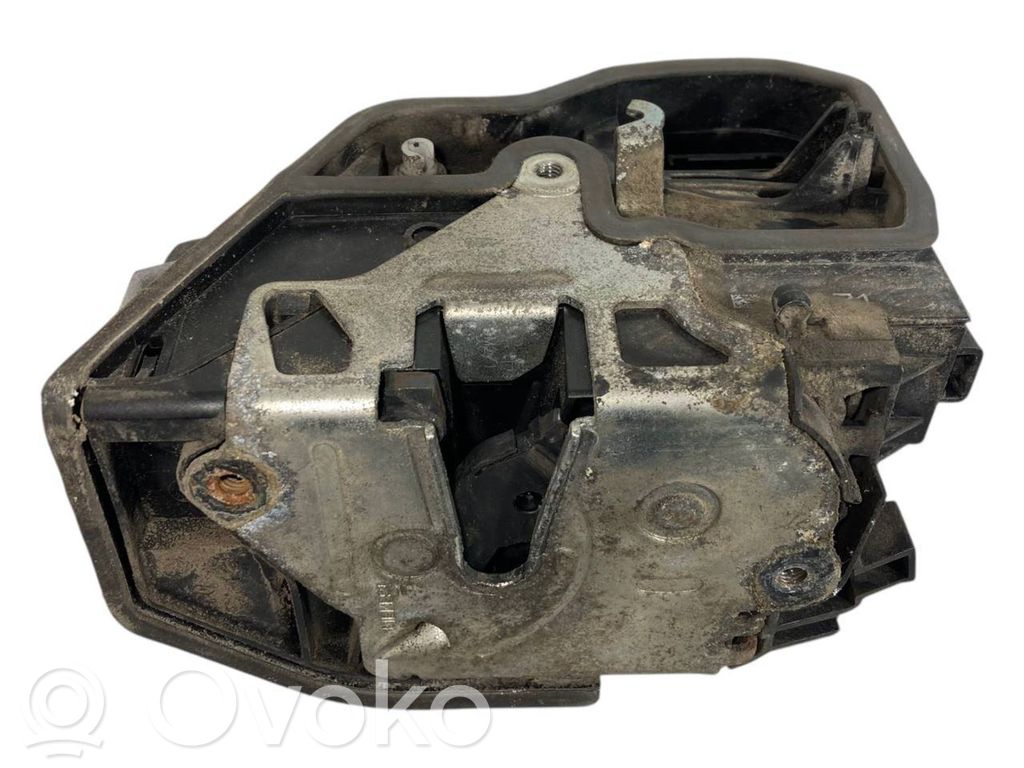 Aizmugurē slēdzene