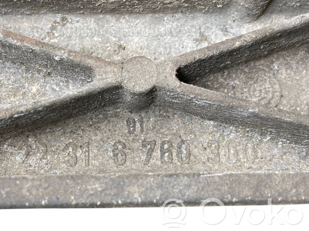 Pārnesumkārbas stiprinājuma kronšteins