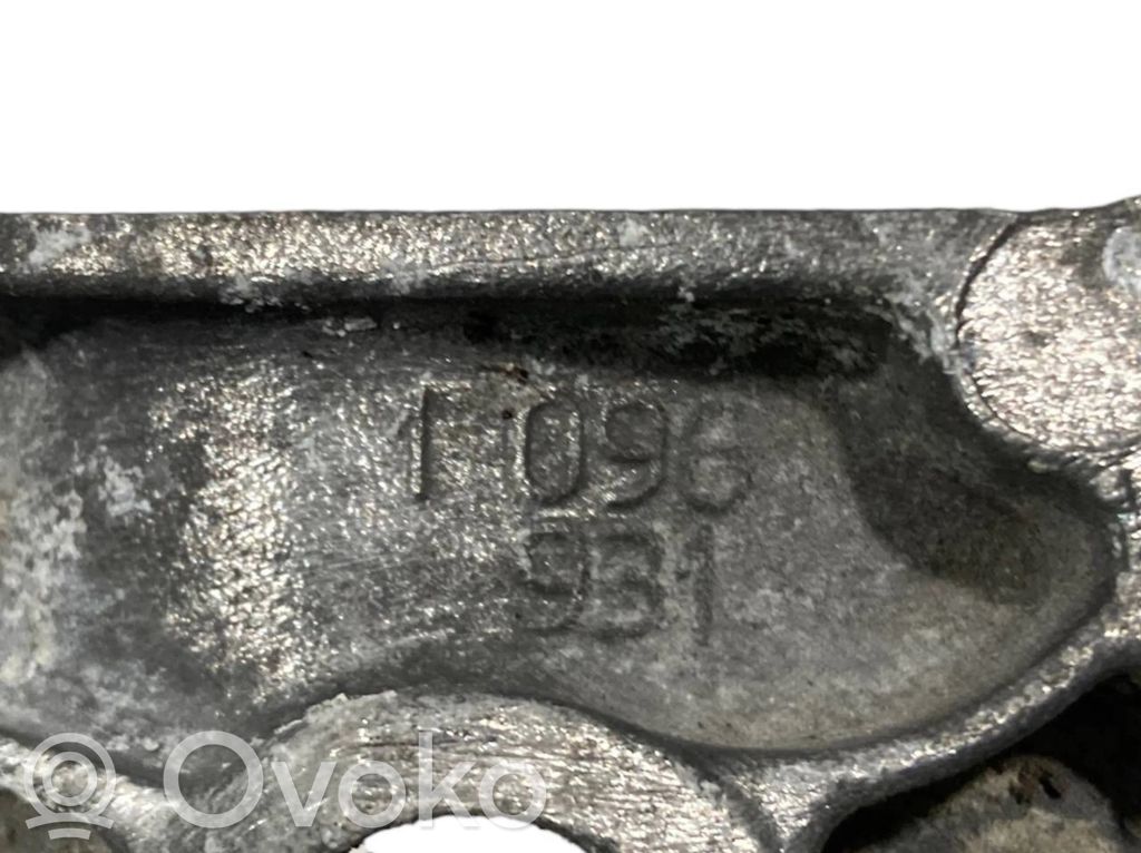 Transmission mounting bracket