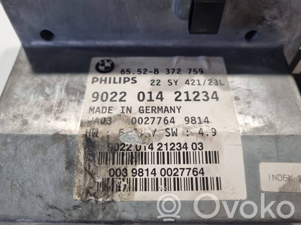 Radio / CD/DVD atskaņotājs / navigācija