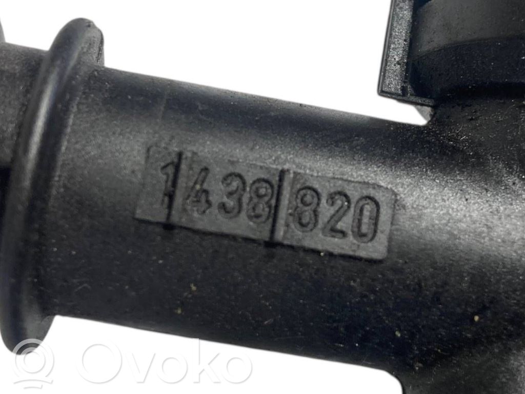 Caurulīte (-es) / šļūtene (-es)