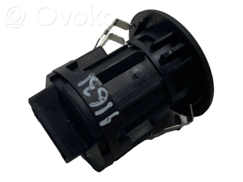 Passenger airbag switch
