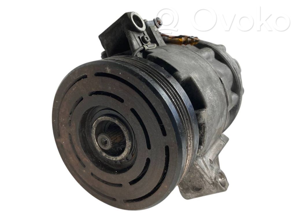 Air conditioner compressor (pump)