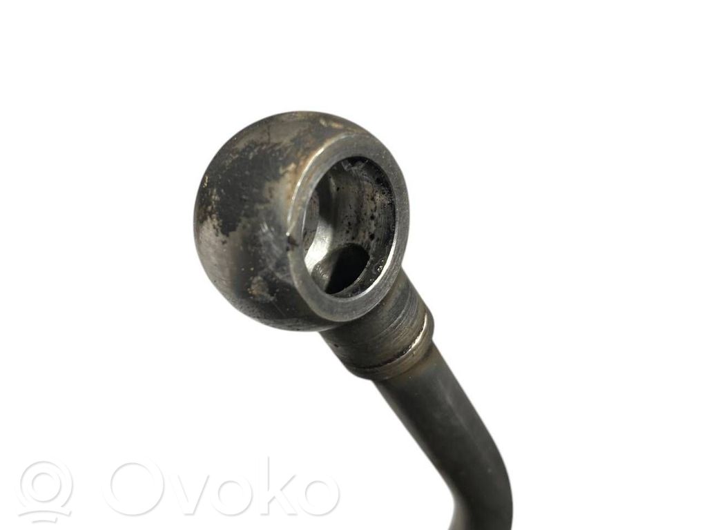 Degvielas caurulīte (-es)