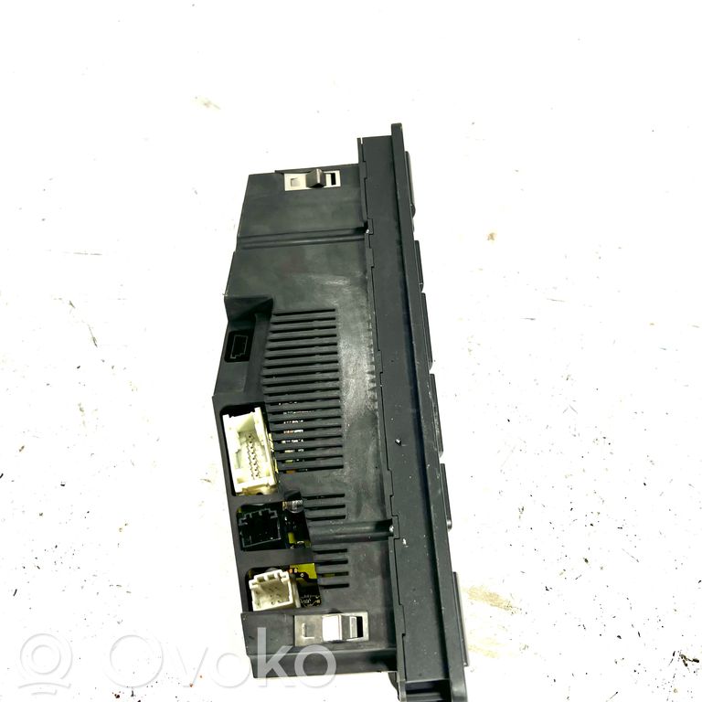 Air conditioning / climate control / interior heating control unit (in the passenger compartment)