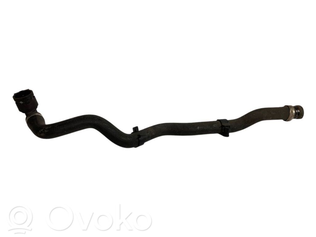 Caurulīte (-es) / šļūtene (-es)