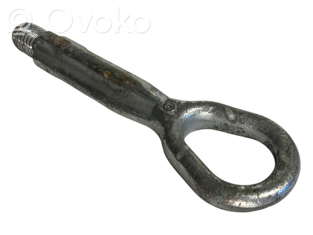 Буксировочный крюк