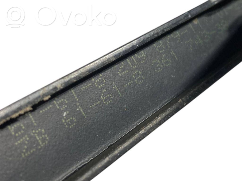 Windshield wiper arm