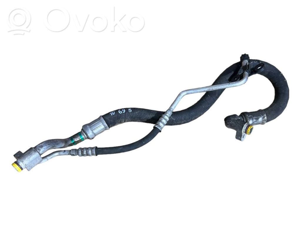Air conditioner pipe(s) / hose(s)