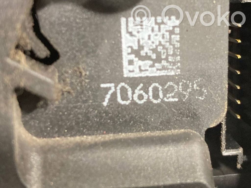 Aizmugurē slēdzene