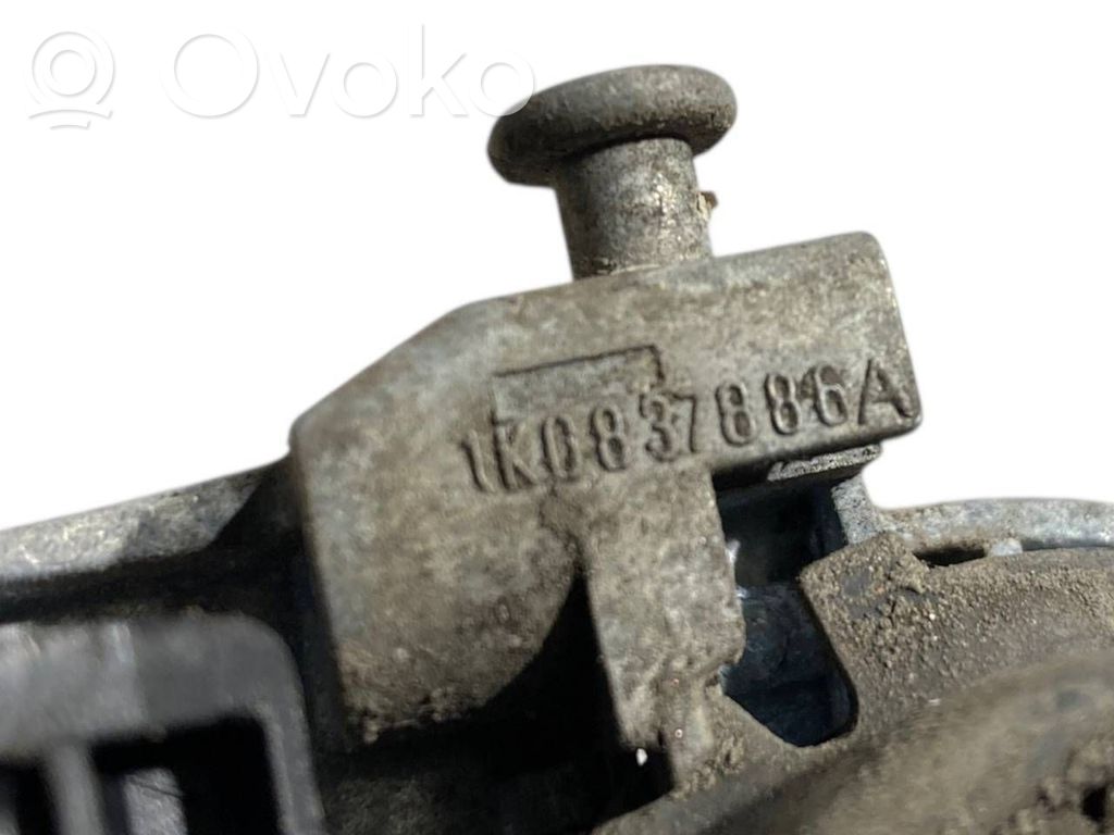 Aizmugurē turētājs / kronšteins ārējam atvēršanas rokturim