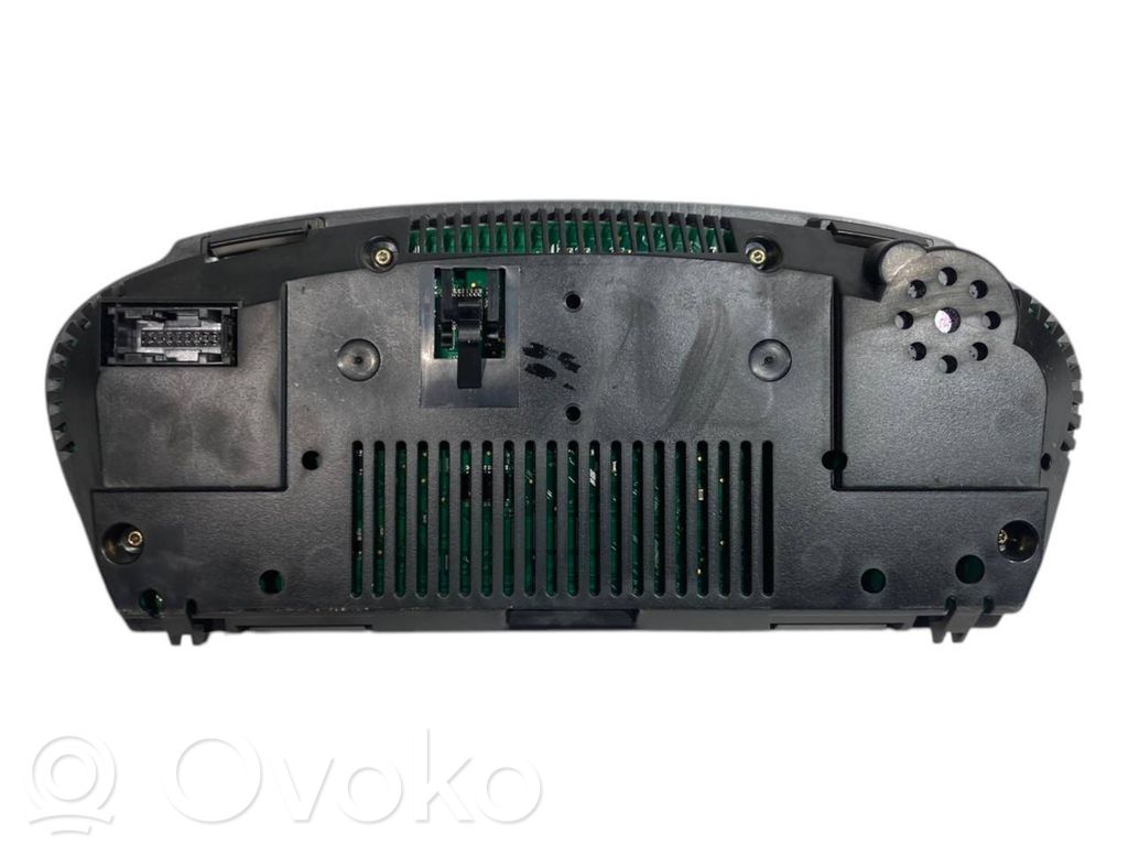 Speedometer (in the instrument panel)