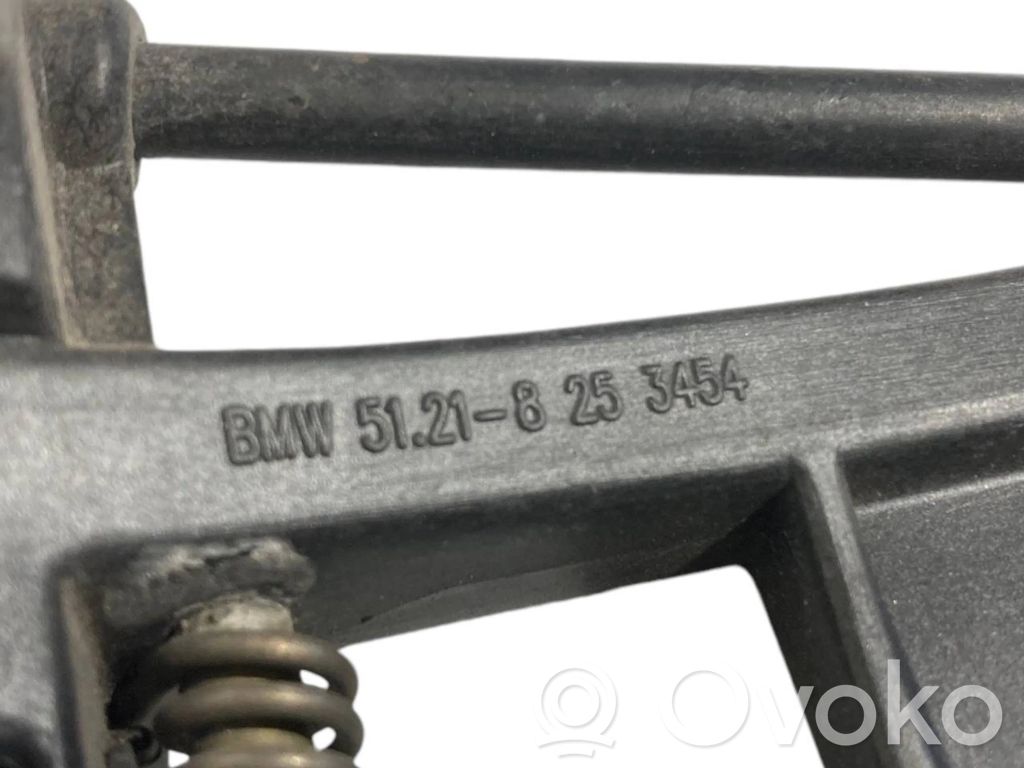 Aizmugurē turētājs / kronšteins ārējam atvēršanas rokturim