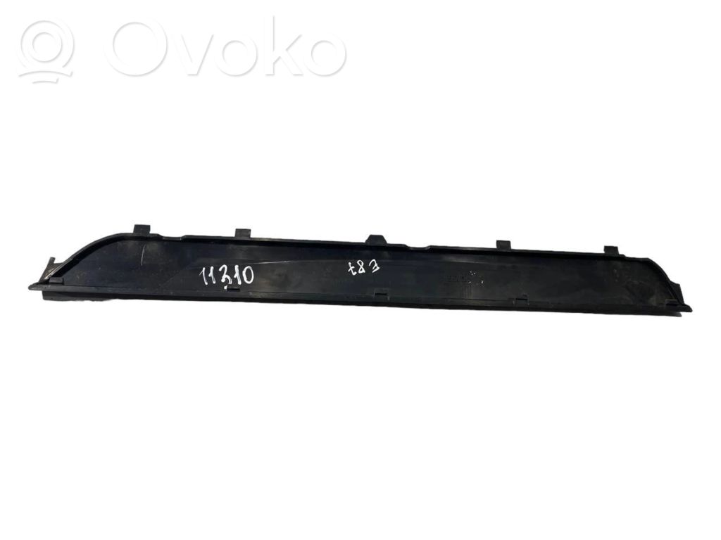 Front sill trim (inner)