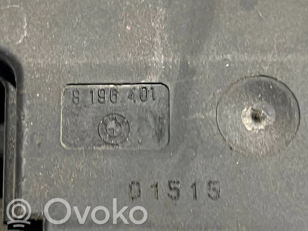 Aizmugurējā pārsega slēdzene