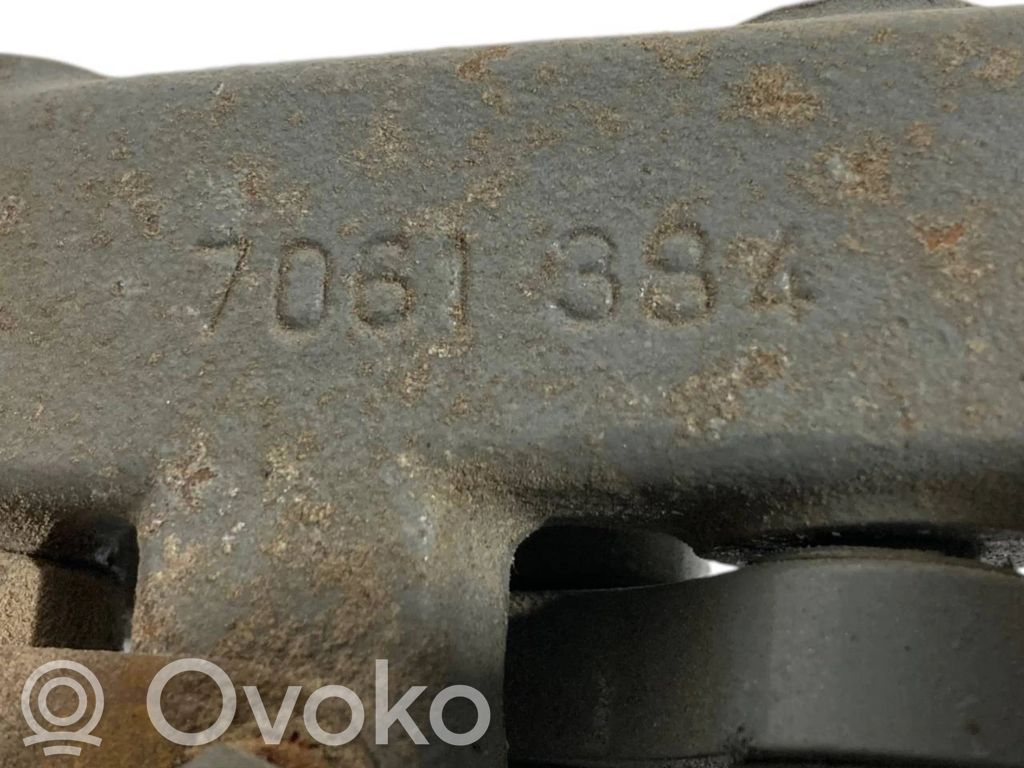 Aizmugurējā pārsega eņģe (-ess)