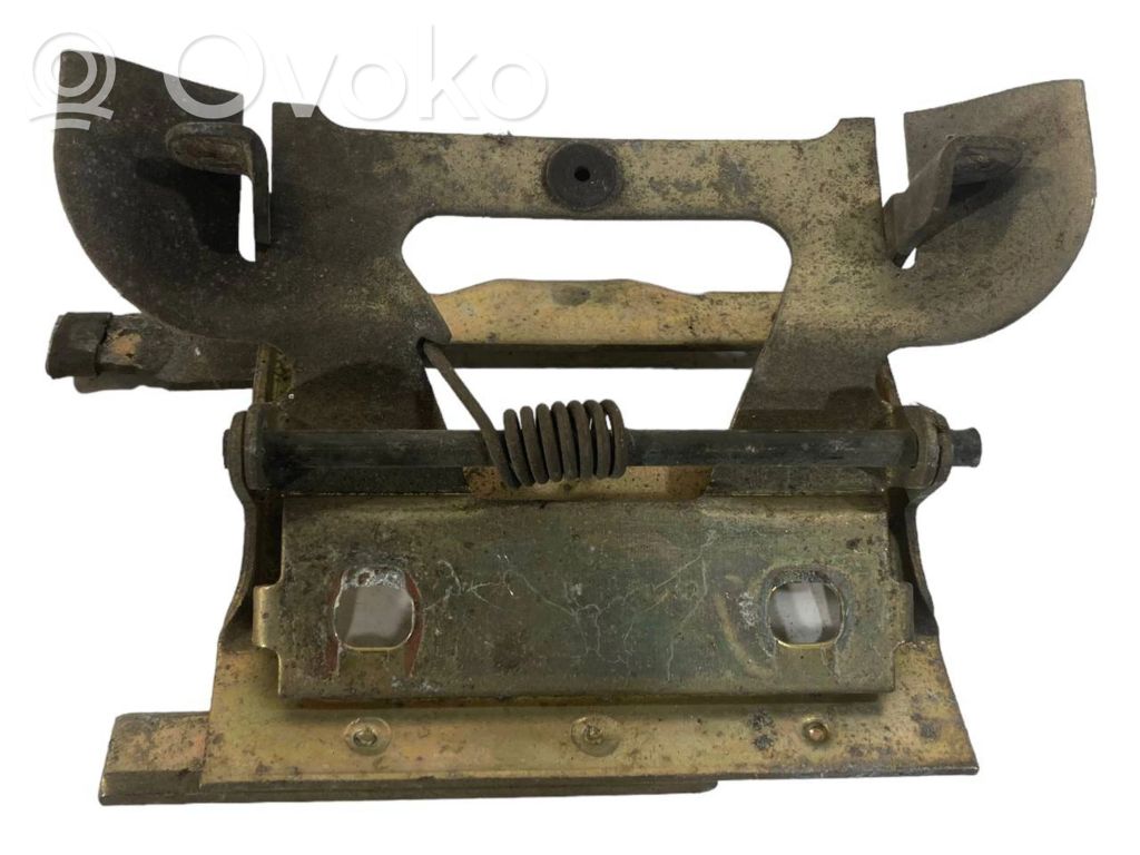 Aizmugurē turētājs / kronšteins ārējam atvēršanas rokturim