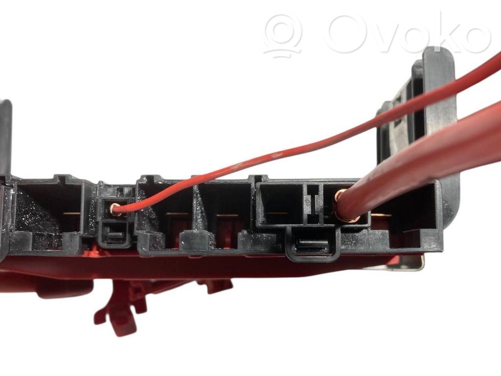 Positive wire connection assembly