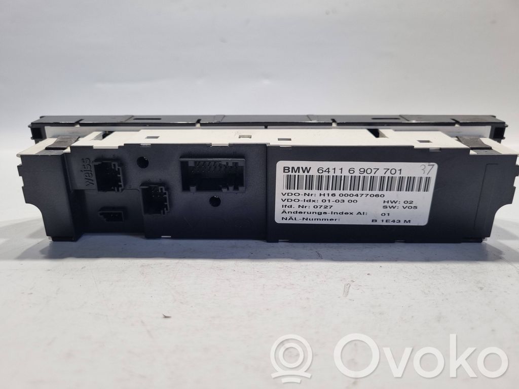 Air conditioning / climate control / interior heating control unit (in the passenger compartment)