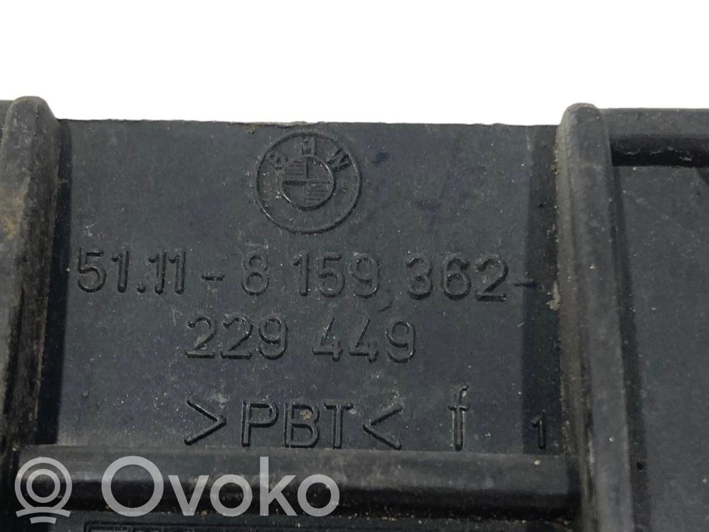 Priekšpusē bampera turētājs