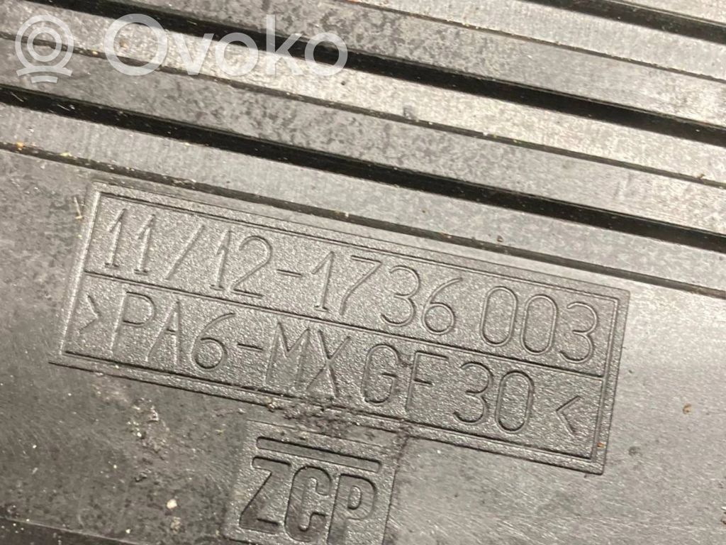 Dzinēja pārsegs (dekoratīva apdare)