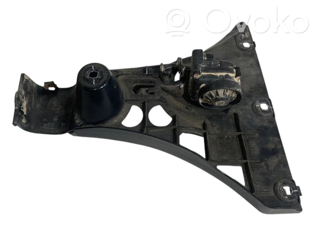 Rear bumper mounting bracket