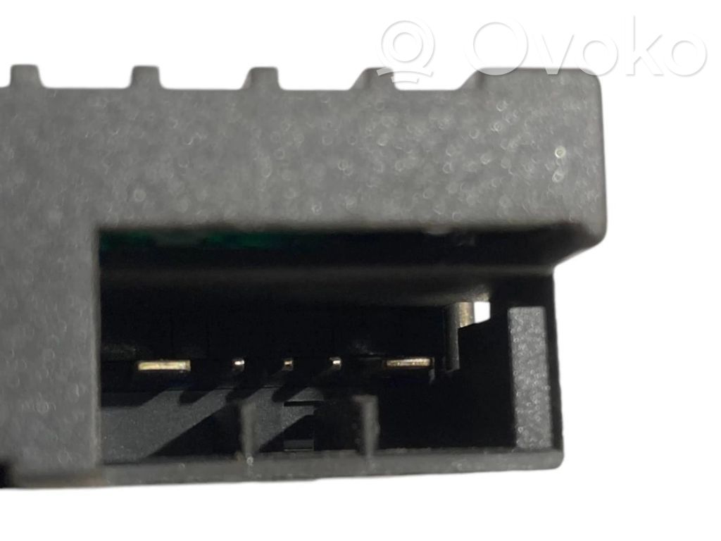 Выключатель подогрева сидений