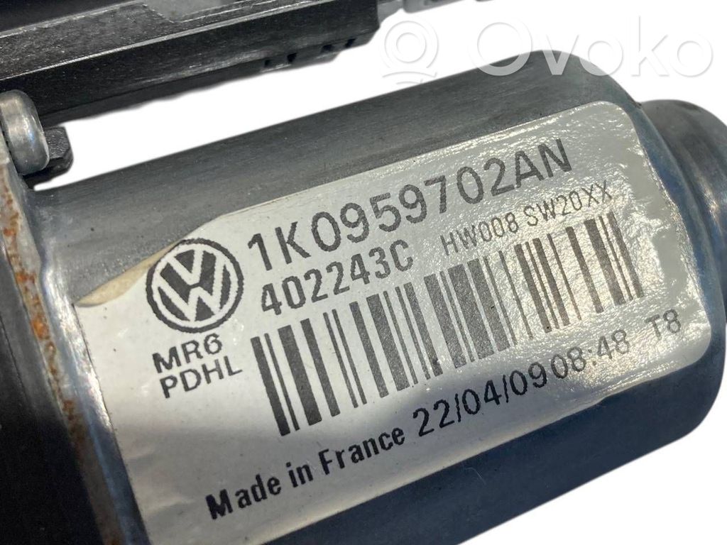 Priekšpusē loga pacēlāja motoriņš