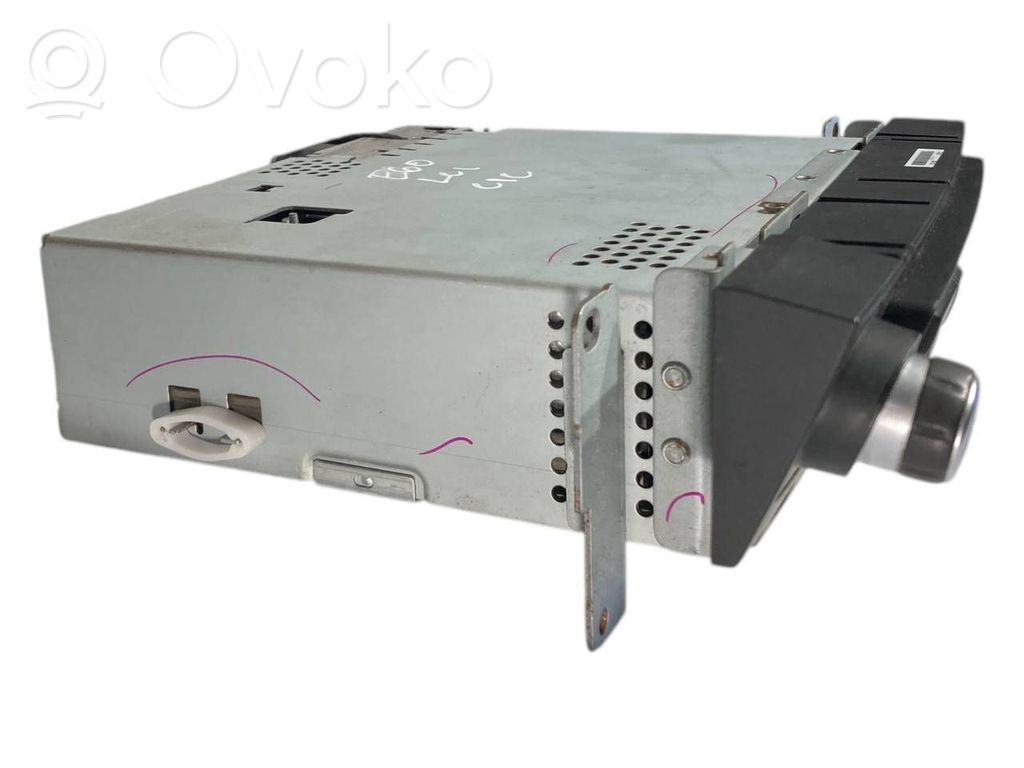 Radio / CD/DVD player / navigation
