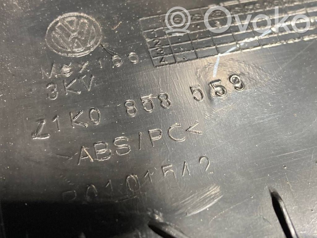 Stūres ass dekoratīvā apdare