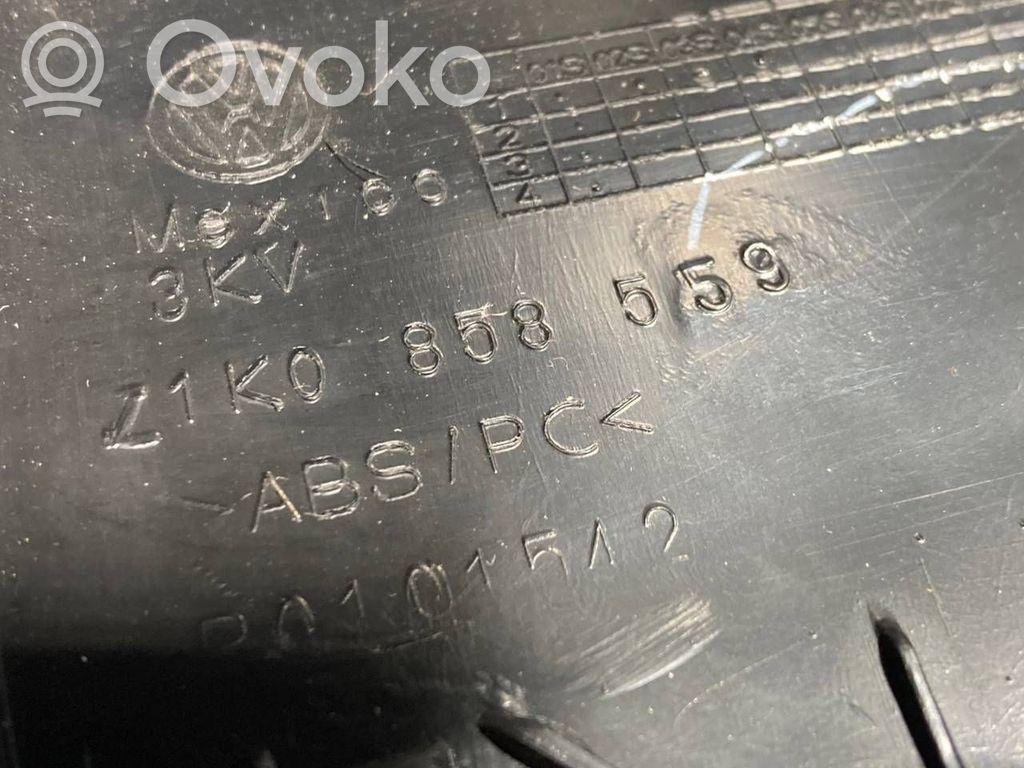 Stūres ass dekoratīvā apdare