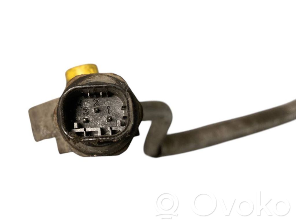 Air conditioner pipe(s) / hose(s)