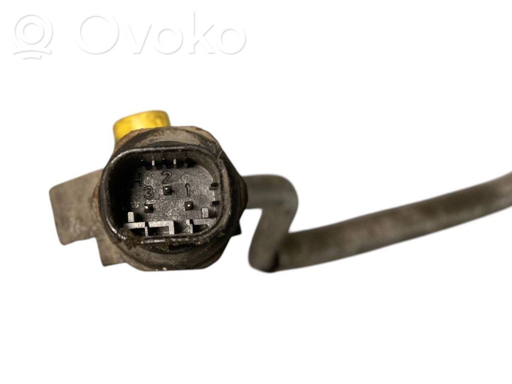 Air conditioner pipe(s) / hose(s)