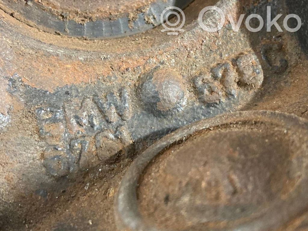 Priekšējā riteņa rumbas vārpstas šarnīrs (stupica, capfa)