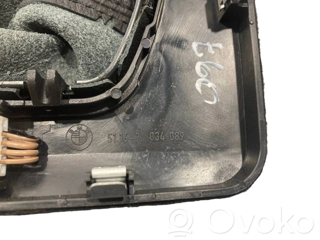 Ātrumu pārslēgšanas sviras dekoratīvā apdare (plastmasas)