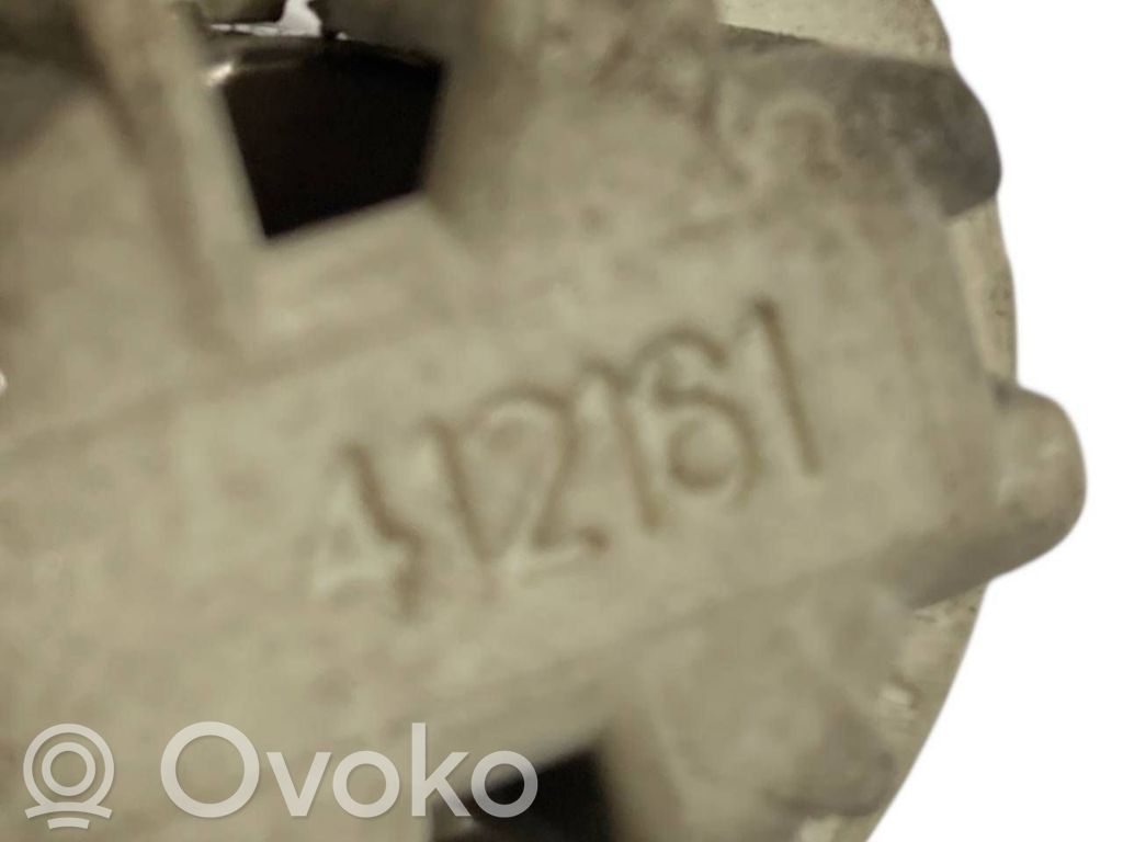 Aizmugures spuldzes vāka turētājs